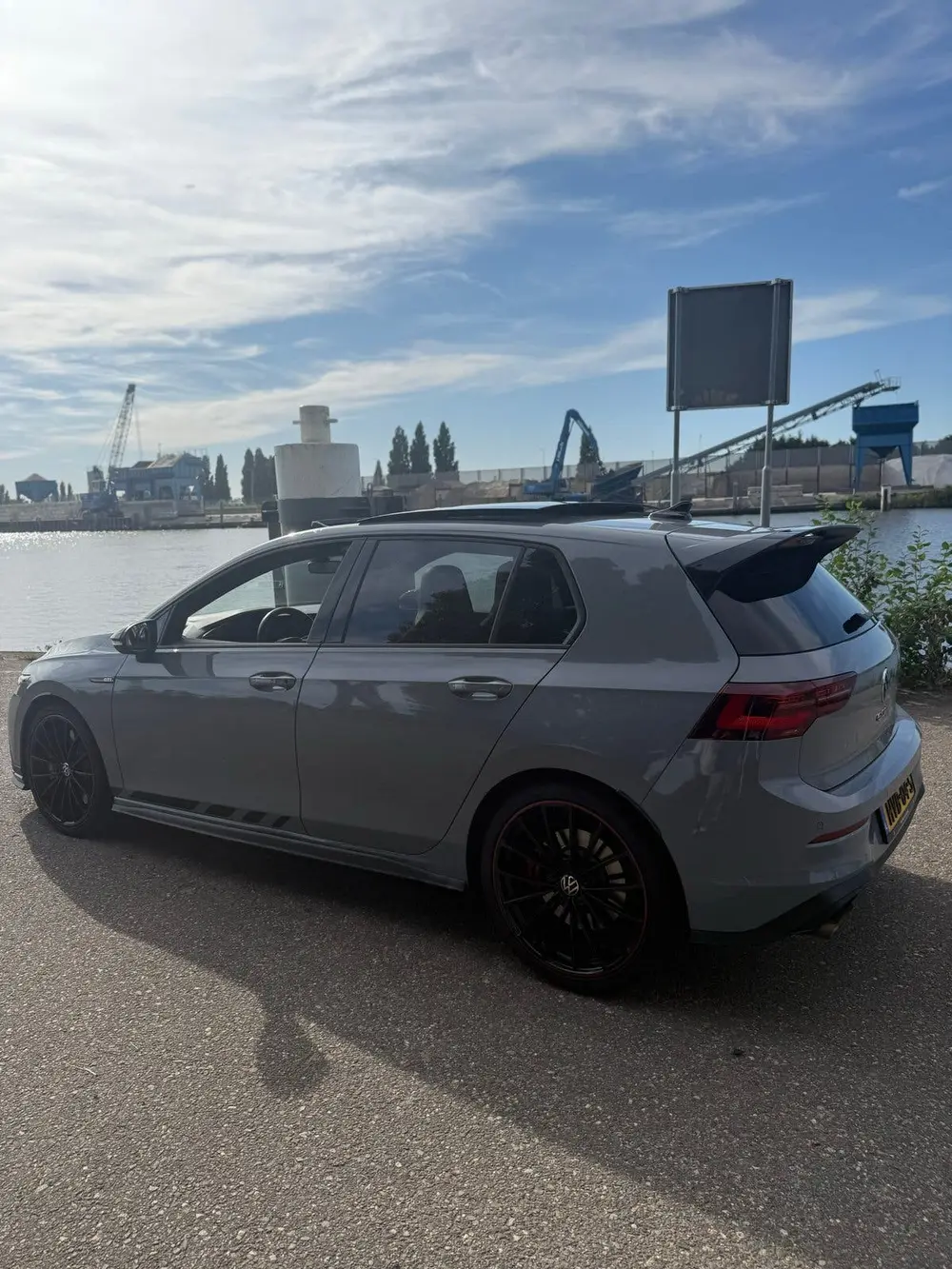 Volkswagen Golf 2.0 TSI 2024 Grijs uit 2024, foto 5