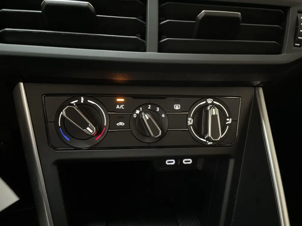 Volkswagen Polo 1.0 TSI Life Virtual Cockpit App-Connect DAB uit 2022, foto 15