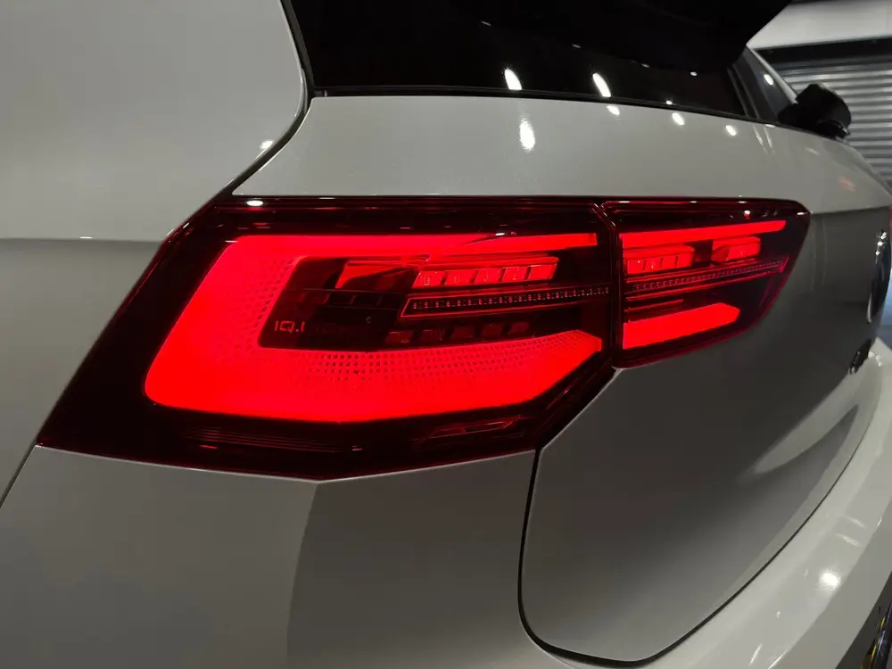Volkswagen GOLF 2.0 TSI GTI CLUBSPORT 300PK PANO IQ LIGHT HU uit 2021, foto 19