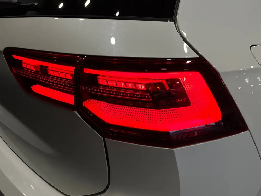 Volkswagen GOLF 2.0 TSI GTI CLUBSPORT 300PK PANO IQ LIGHT HU uit 2021, foto 20