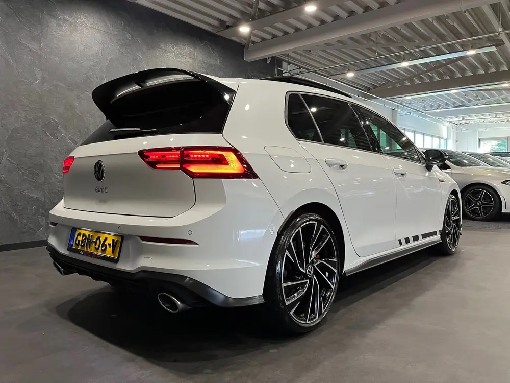 Volkswagen GOLF 2.0 TSI GTI CLUBSPORT 300PK PANO IQ LIGHT HU uit 2021, foto 8