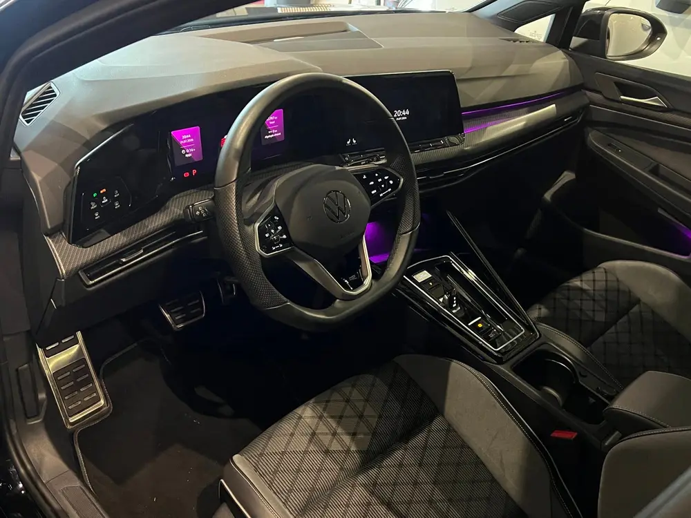 Volkswagen Golf 8 1.5 eTSI R-Line PANO LED DSG-7 BOM VOLL! uit 2024, foto 15