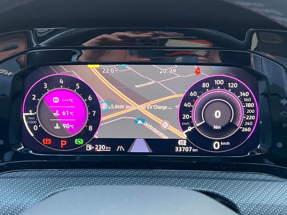 Volkswagen Golf 8 1.5 eTSI R-Line PANO LED DSG-7 BOM VOLL! uit 2024, foto 18