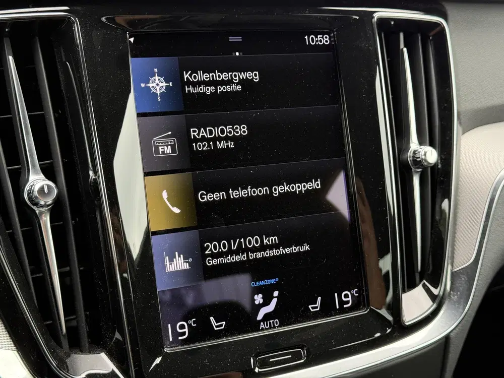Volvo S60 B3 R-Design uit 2021, foto 20