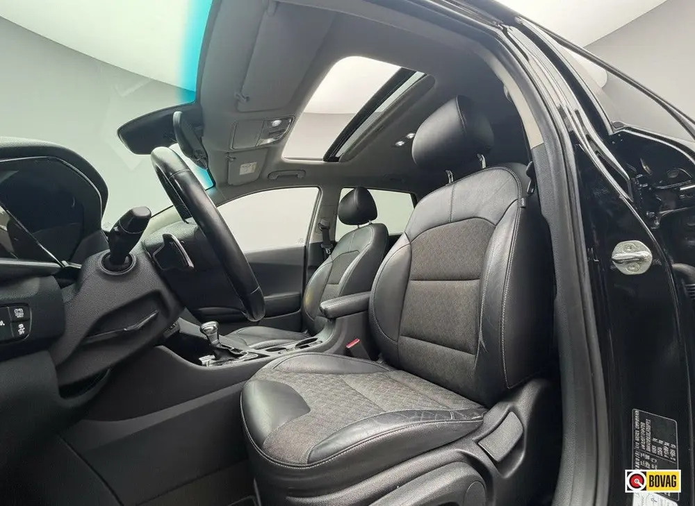Kia Niro 1.6 GDi Hybrid DynamicPlusLine PANORAMADAK STOELVW uit 2019, foto 13