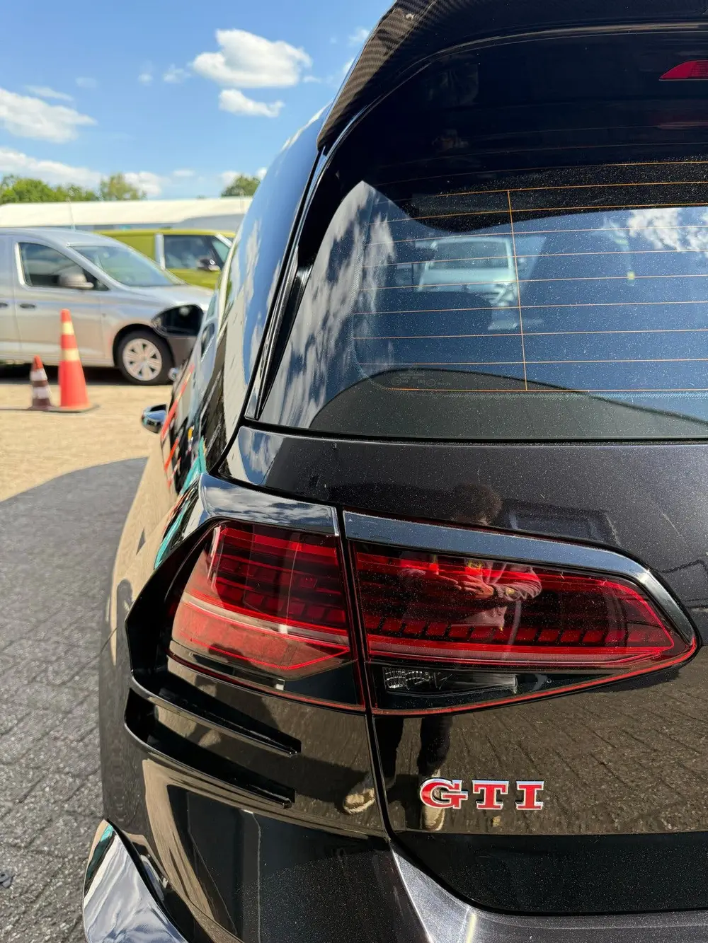 Volkswagen Golf 2.0 TSI 245pk 7-DSG 2020 Zwart uit 2020, foto 10