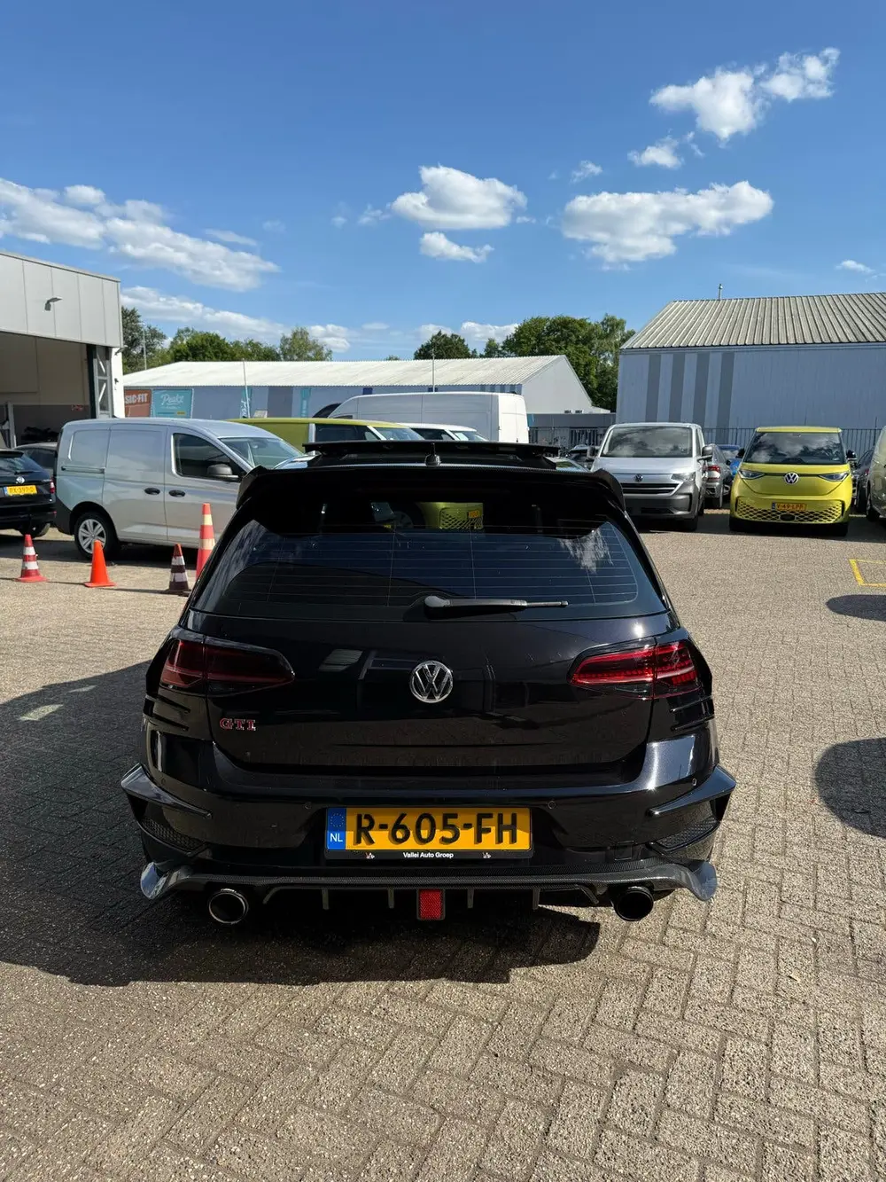 Volkswagen Golf 2.0 TSI 245pk 7-DSG 2020 Zwart uit 2020, foto 9