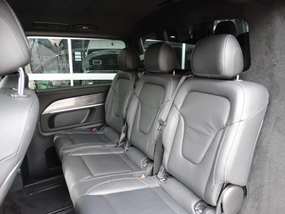 Mercedes-Benz V-Klasse 300d Extra Lang DC uit 2023, foto 5