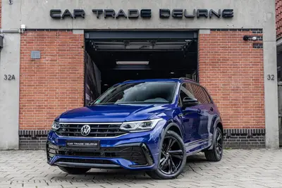 Volkswagen Tiguan 1.5 TSI R-Line Pano / Trekhaak / Camera uit 2020