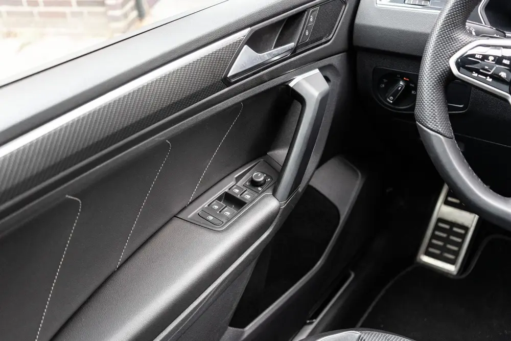 Volkswagen Tiguan 1.5 TSI R-Line Pano / Trekhaak / Camera uit 2020, foto 16