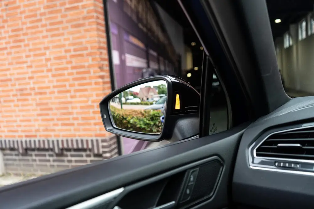 Volkswagen Tiguan 1.5 TSI R-Line Pano / Trekhaak / Camera uit 2020, foto 18