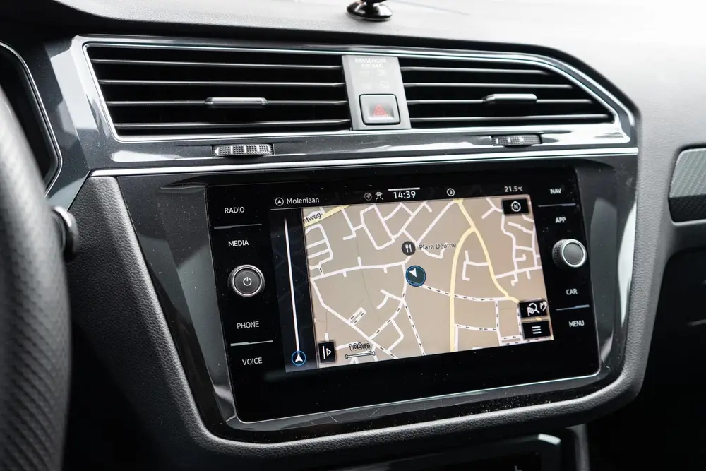 Volkswagen Tiguan 1.5 TSI R-Line Pano / Trekhaak / Camera uit 2020, foto 20