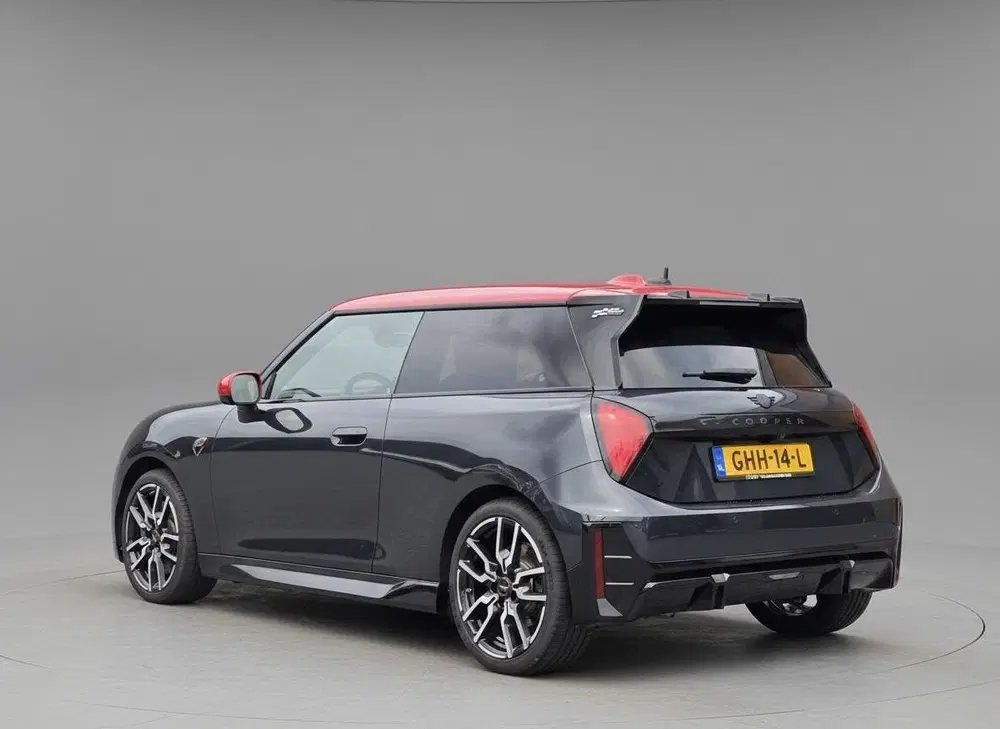 Mini John Cooper Works Cooper E John Cooper Works M 40.7 kWh uit 2024, foto 12