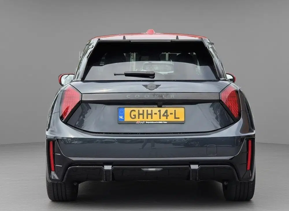Mini John Cooper Works Cooper E John Cooper Works M 40.7 kWh uit 2024, foto 15