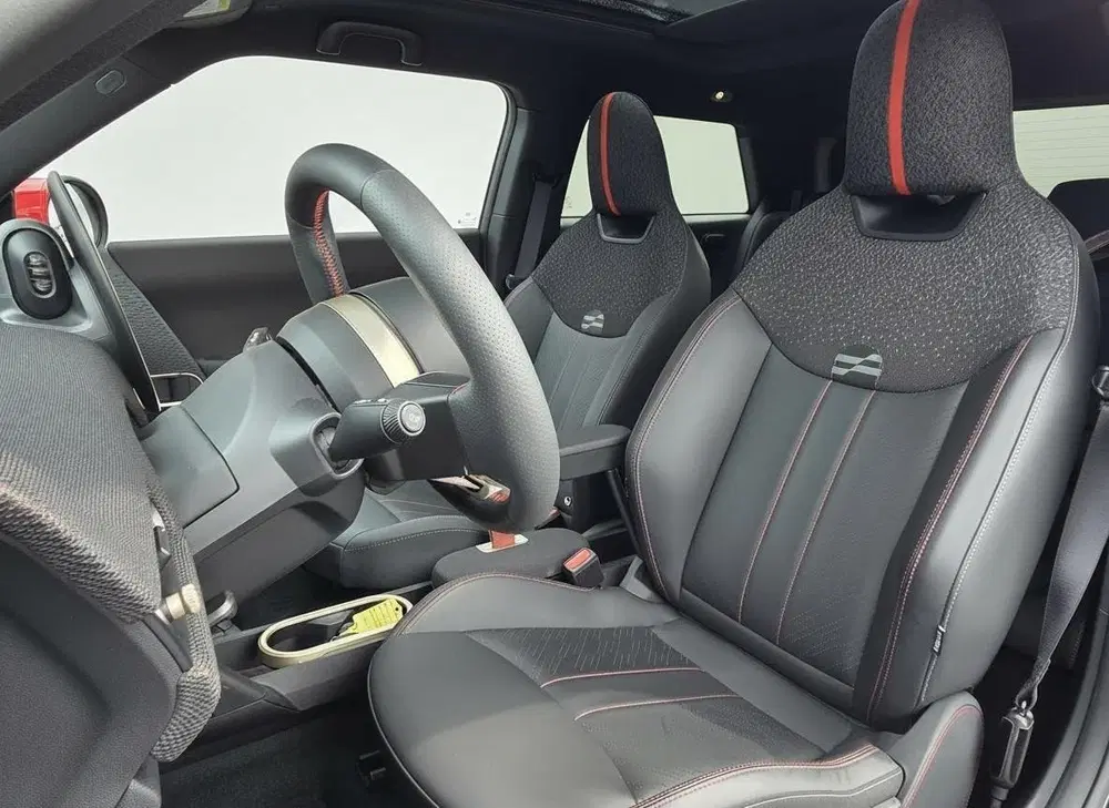 Mini John Cooper Works Cooper E John Cooper Works M 40.7 kWh uit 2024, foto 4