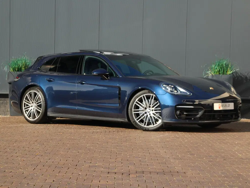 Porsche Panamera 4 E-Hybrid uit 2021, foto 12