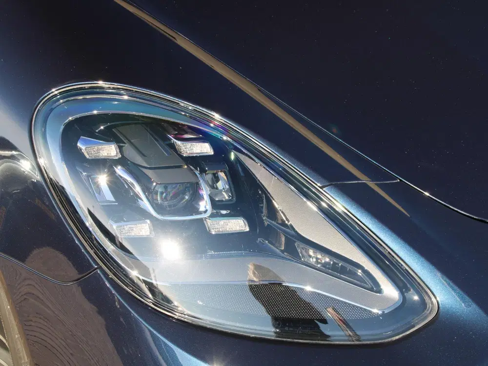 Porsche Panamera 4 E-Hybrid uit 2021, foto 14