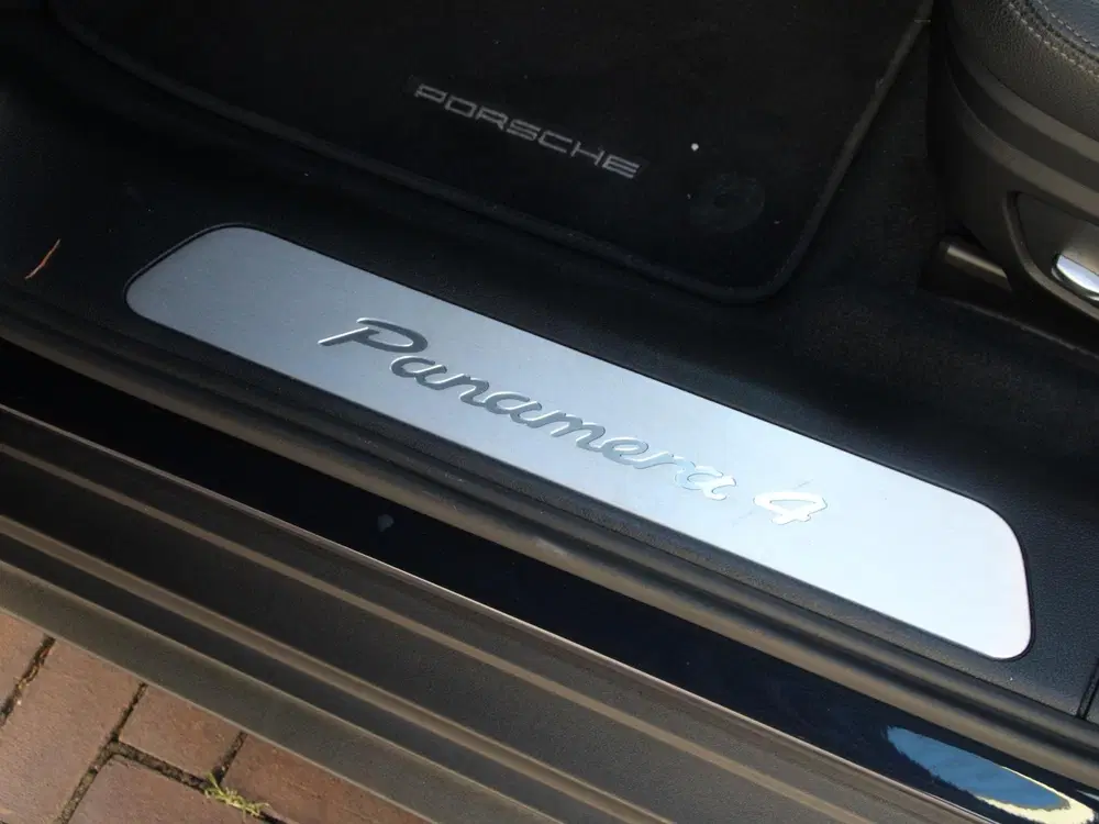 Porsche Panamera 4 E-Hybrid uit 2021, foto 18
