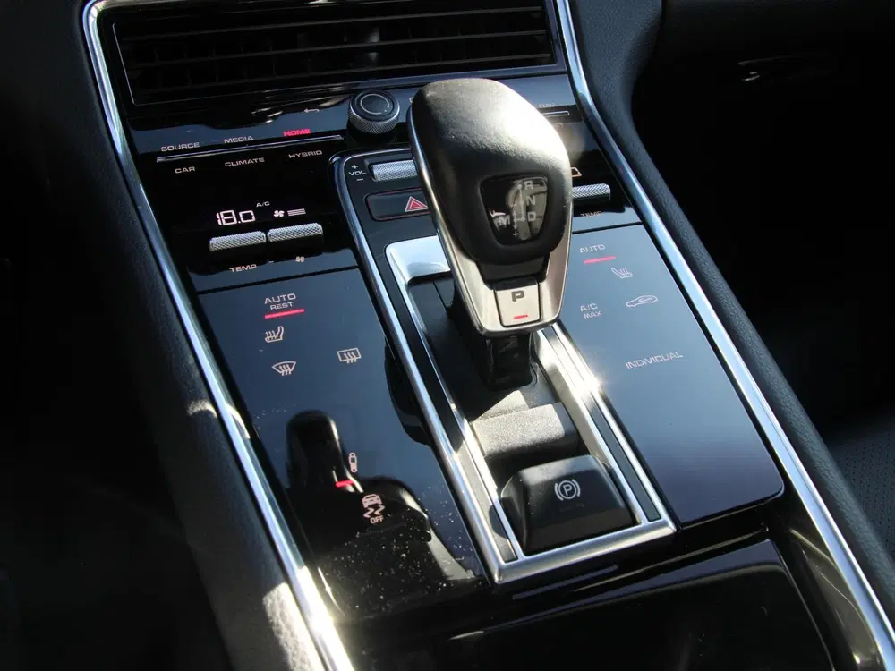 Porsche Panamera 4 E-Hybrid uit 2021, foto 19