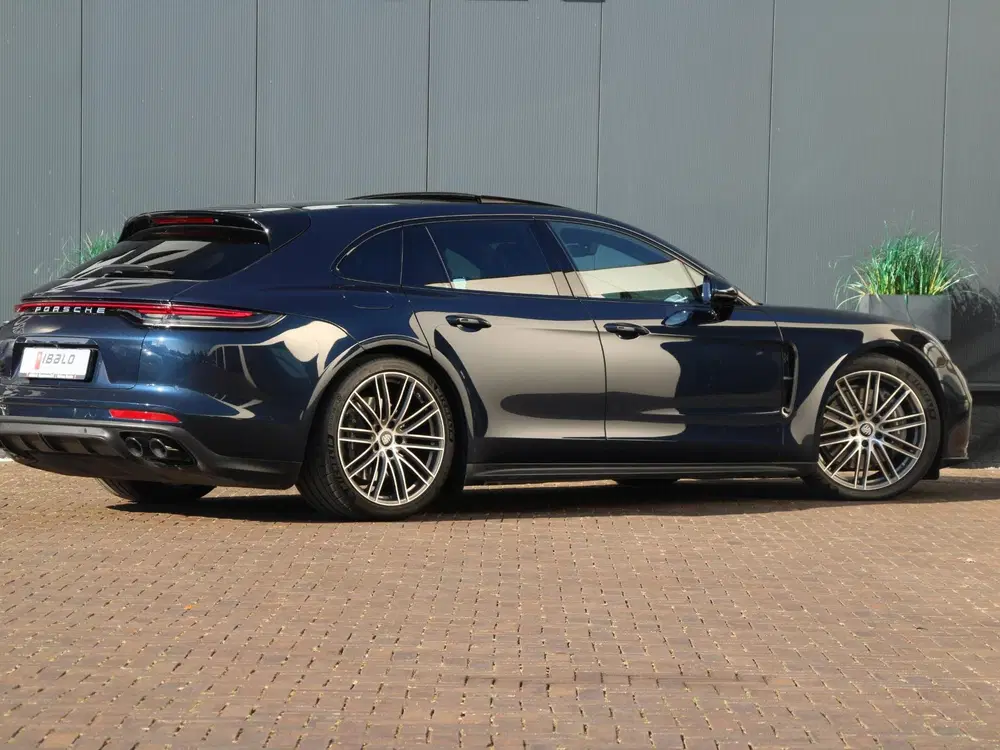 Porsche Panamera 4 E-Hybrid uit 2021, foto 2