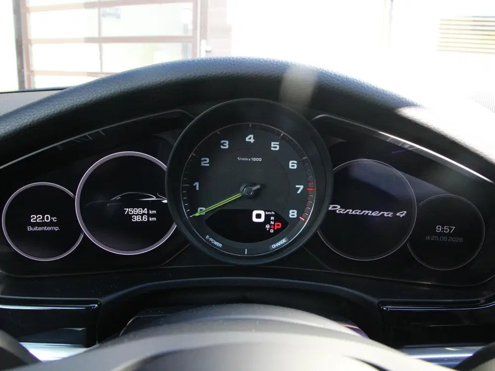Porsche Panamera 4 E-Hybrid uit 2021, foto 5