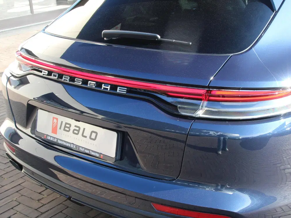 Porsche Panamera 4 E-Hybrid uit 2021, foto 7