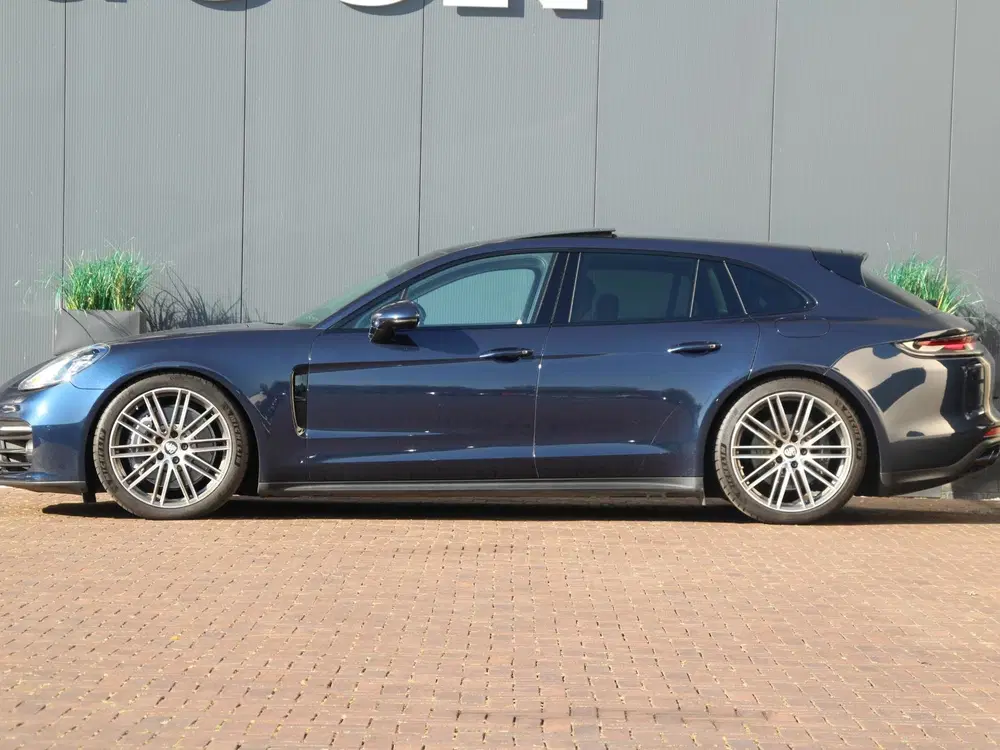 Porsche Panamera 4 E-Hybrid uit 2021, foto 8