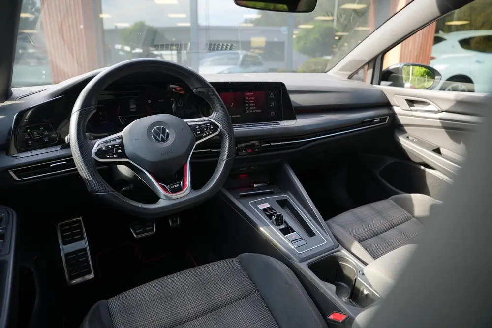 Volkswagen Golf 2.0 TSI GTI Panoramadak IQ Light Stuurverw. uit 2020, foto 2