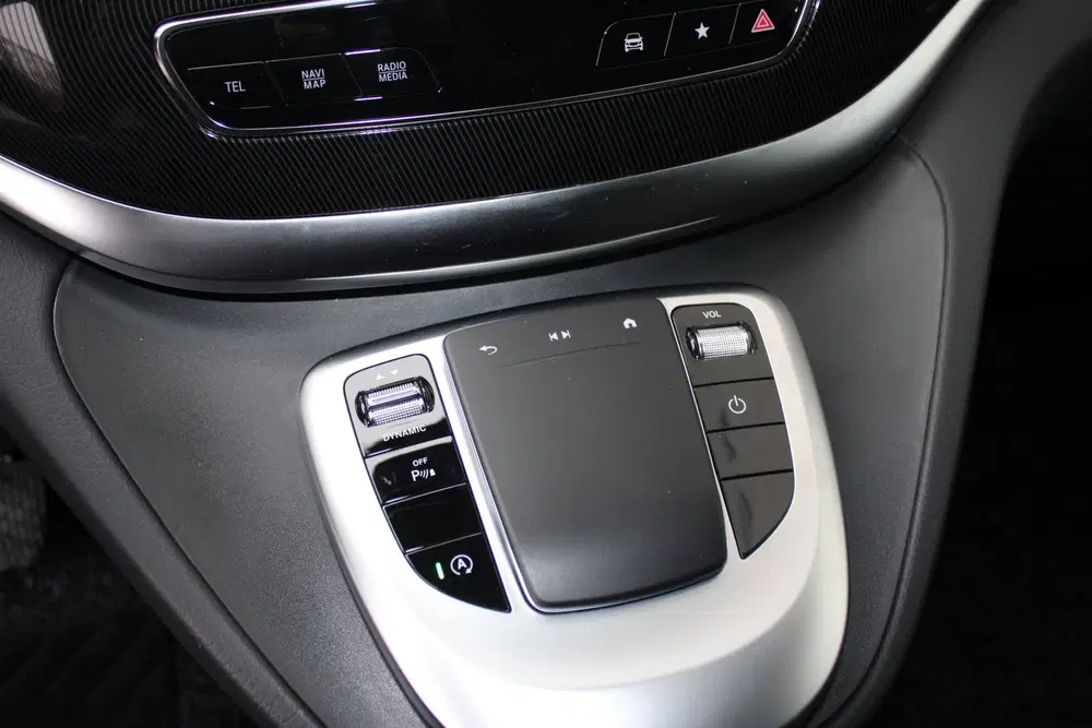Mercedes-Benz V-Klasse 300d uit 2023, foto 15
