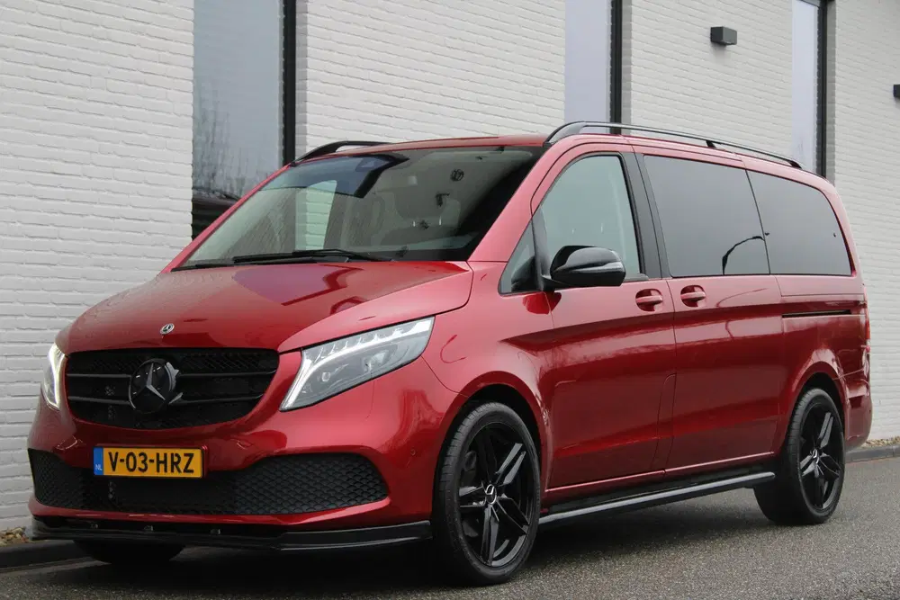 Mercedes-Benz V-Klasse 300d uit 2023, foto 17