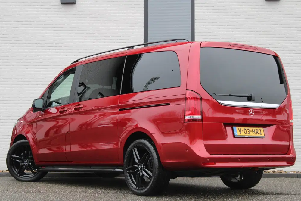 Mercedes-Benz V-Klasse 300d uit 2023, foto 18