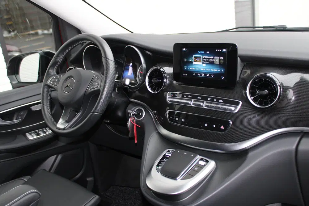 Mercedes-Benz V-Klasse 300d uit 2023, foto 3