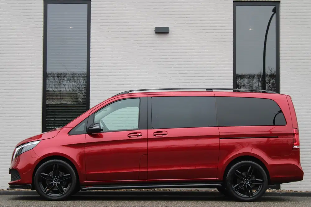 Mercedes-Benz V-Klasse 300d uit 2023, foto 6