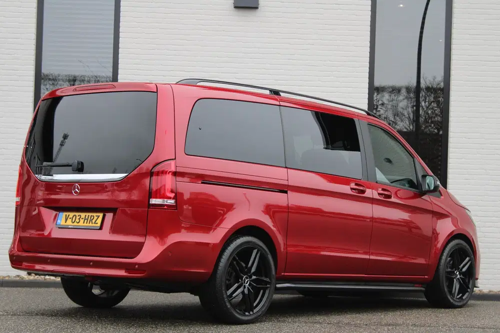 Mercedes-Benz V-Klasse 300d uit 2023, foto 9