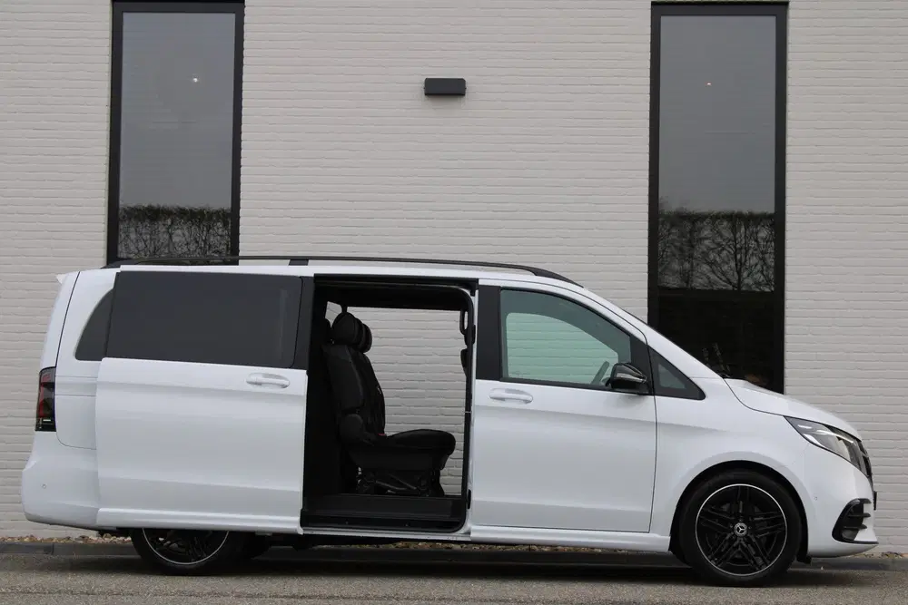 Mercedes-Benz V-Klasse 250d uit 2024, foto 13
