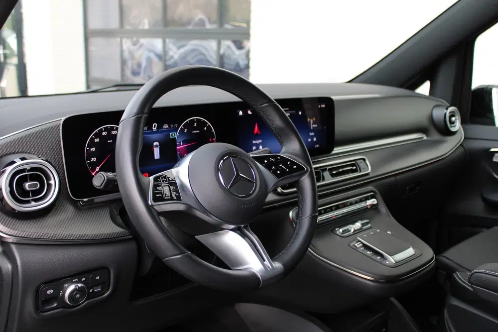 Mercedes-Benz V-Klasse 250d uit 2024, foto 8