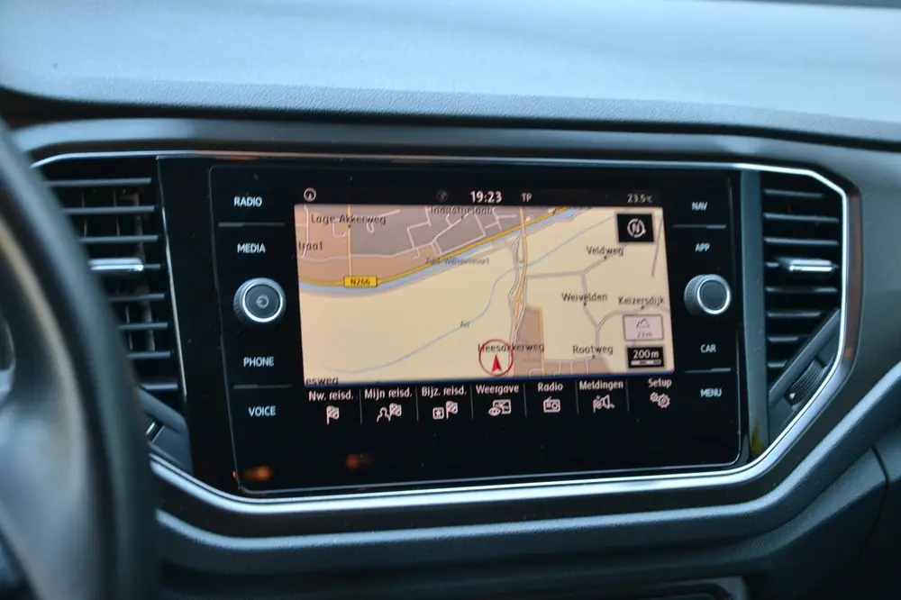 Volkswagen T-Roc 1.5 TSi 150 PK Style * Navigatie * Nette Au uit 2019, foto 14