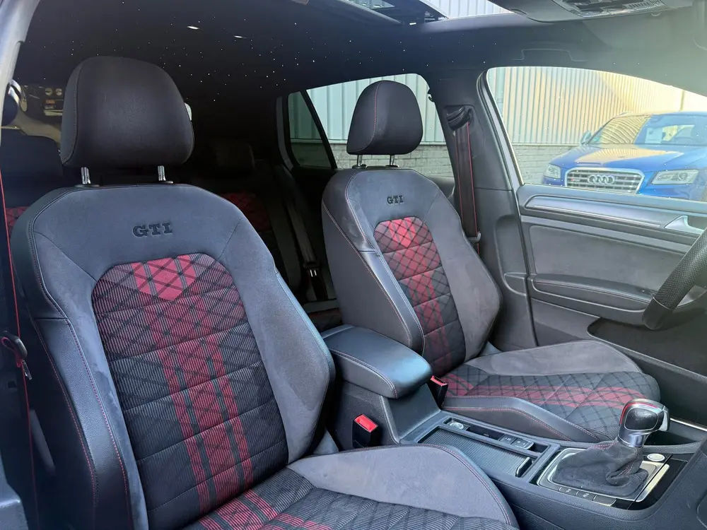 Volkswagen Golf 2.0 TSI GTI TCR Sterhemel Pano Acc Keyless V uit 2019, foto 18