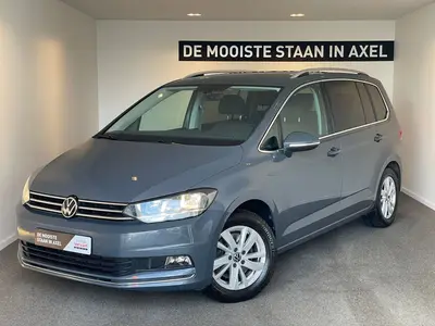 Volkswagen Touran 1.5 TSI Highline uit 2020