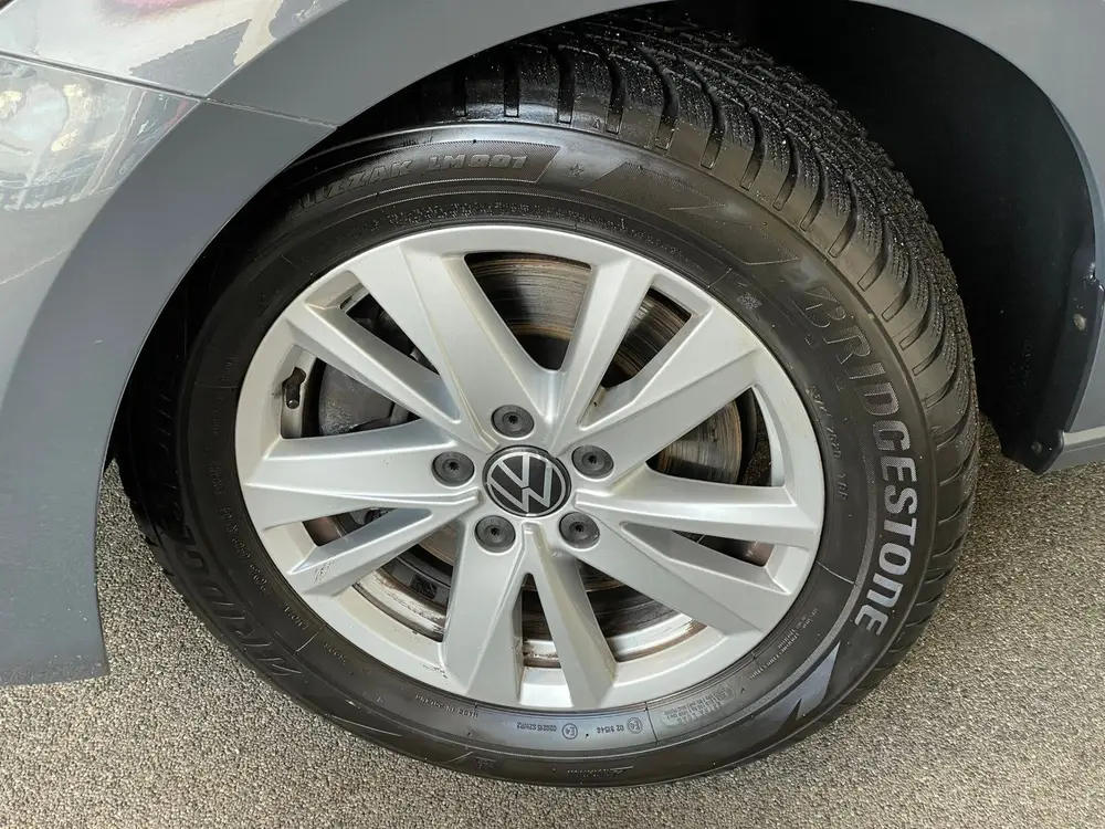 Volkswagen Touran 1.5 TSI Highline uit 2020, foto 16