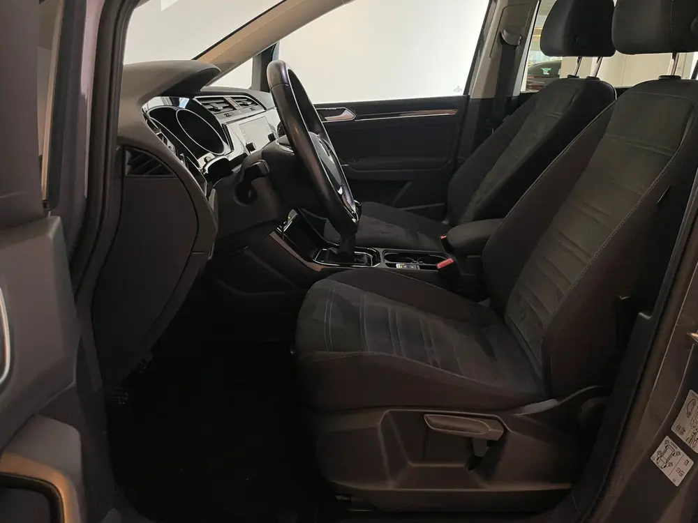 Volkswagen Touran 1.5 TSI Highline uit 2020, foto 18