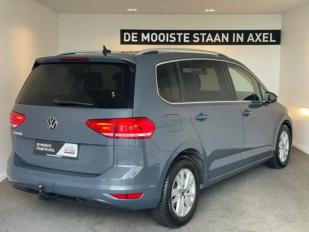 Volkswagen Touran 1.5 TSI Highline uit 2020, foto 3
