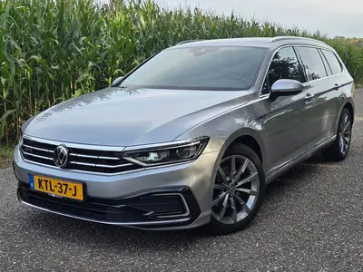 Volkswagen Passat VW Passat GTE 1.4 PHEV R-Line Monterey Matrix IQ uit 2020