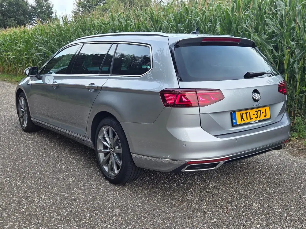 Volkswagen Passat VW Passat GTE 1.4 PHEV R-Line Monterey Matrix IQ uit 2020, foto 5