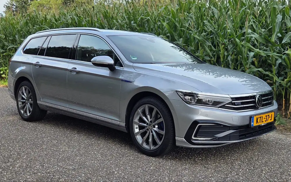 Volkswagen Passat VW Passat GTE 1.4 PHEV R-Line Monterey Matrix IQ uit 2020, foto 9