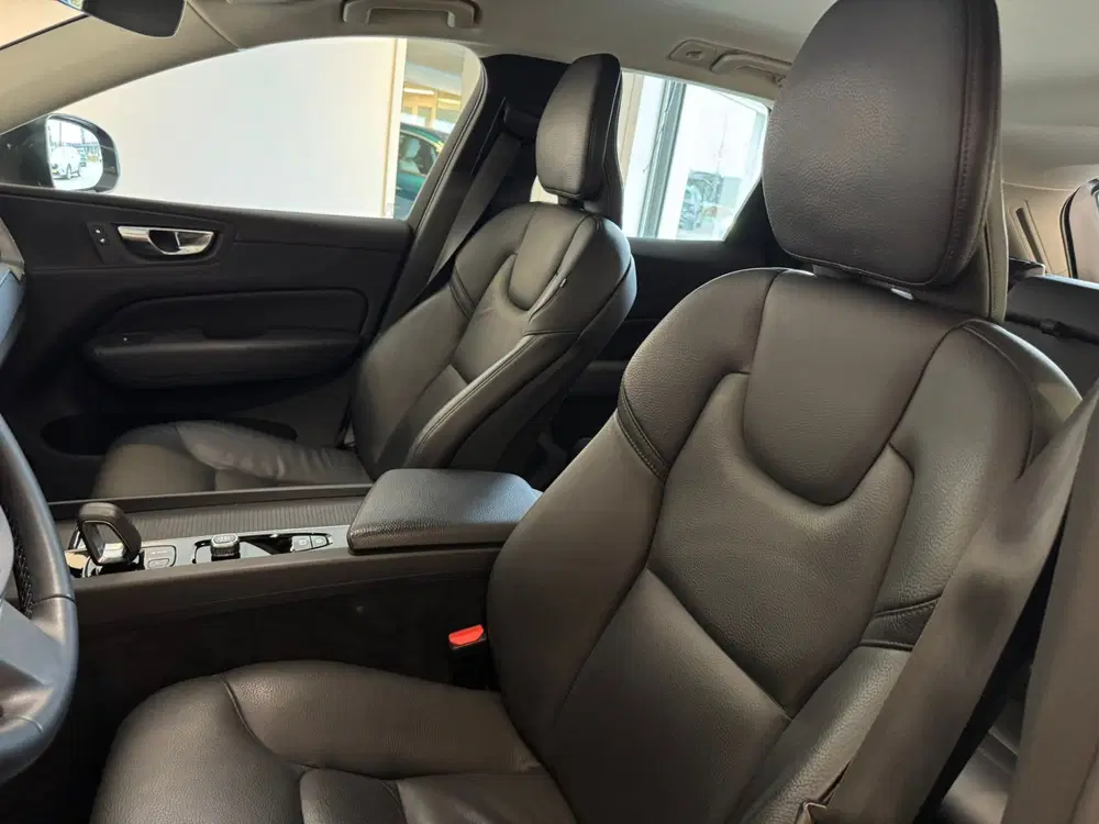 Volvo XC60 2.0 B4 Business Pro uit 2021, foto 16