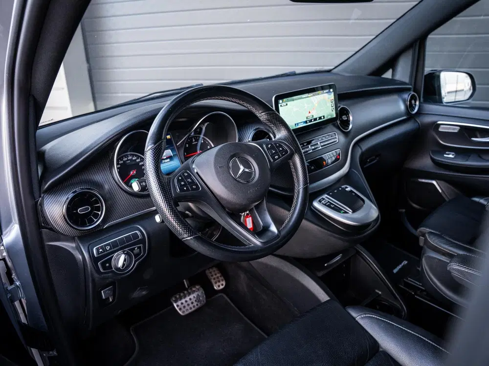 Mercedes-Benz V-Klasse 300d Lang DC Avantgarde Edition uit 2022, foto 2
