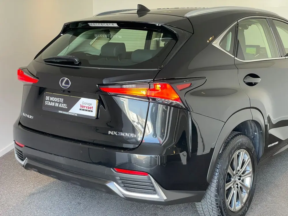 Lexus NX 300h AWD Business Line uit 2020, foto 12