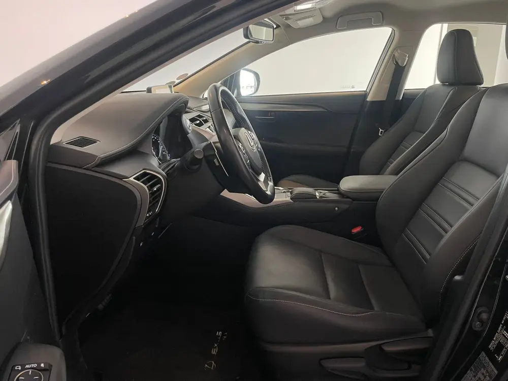 Lexus NX 300h AWD Business Line uit 2020, foto 18
