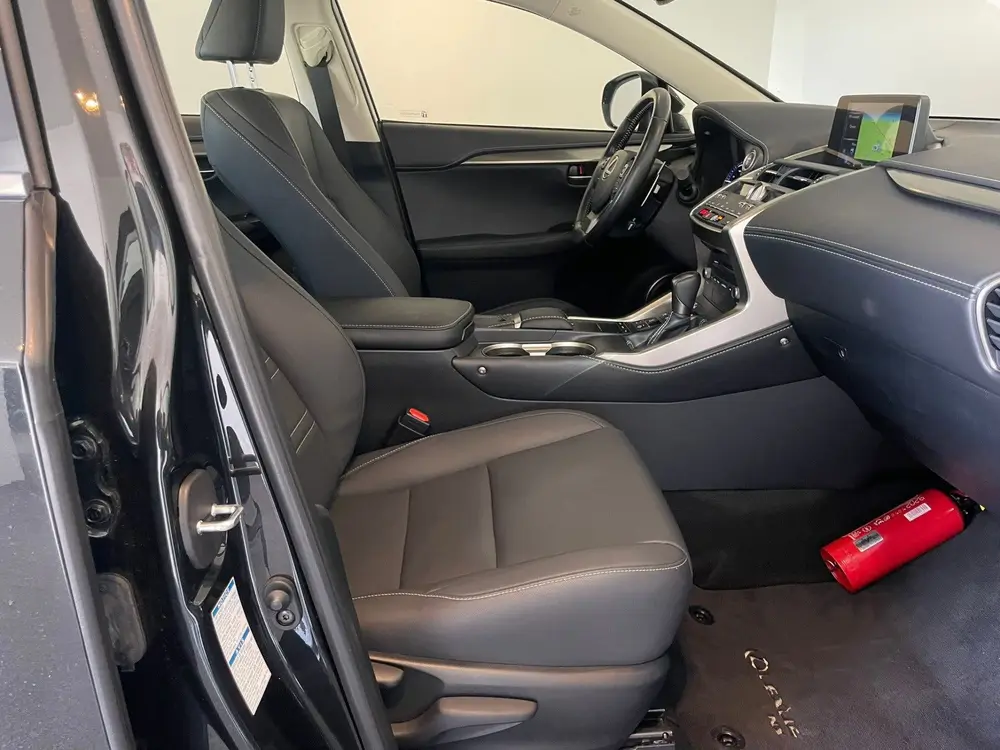 Lexus NX 300h AWD Business Line uit 2020, foto 20